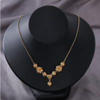 Collier Cœur Fleur Plaqué Or Cuivré – Style Classique Rétro