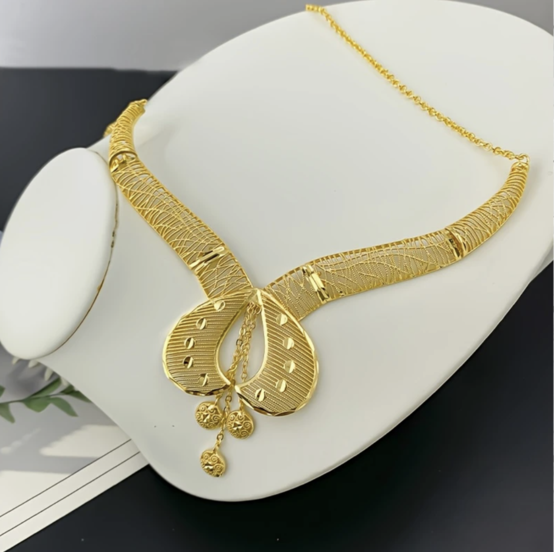 Parure Élégante Femme – Collier et Boucles d’Oreilles Fleur Creuse avec Pampilles