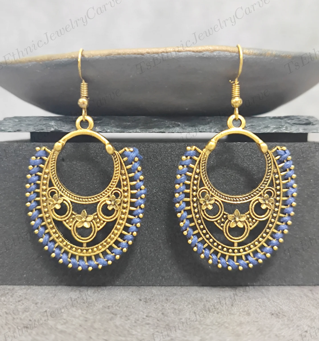 Boucles d’Oreilles Africaines Dorées – Filigrane Ethnique & Style Bohème